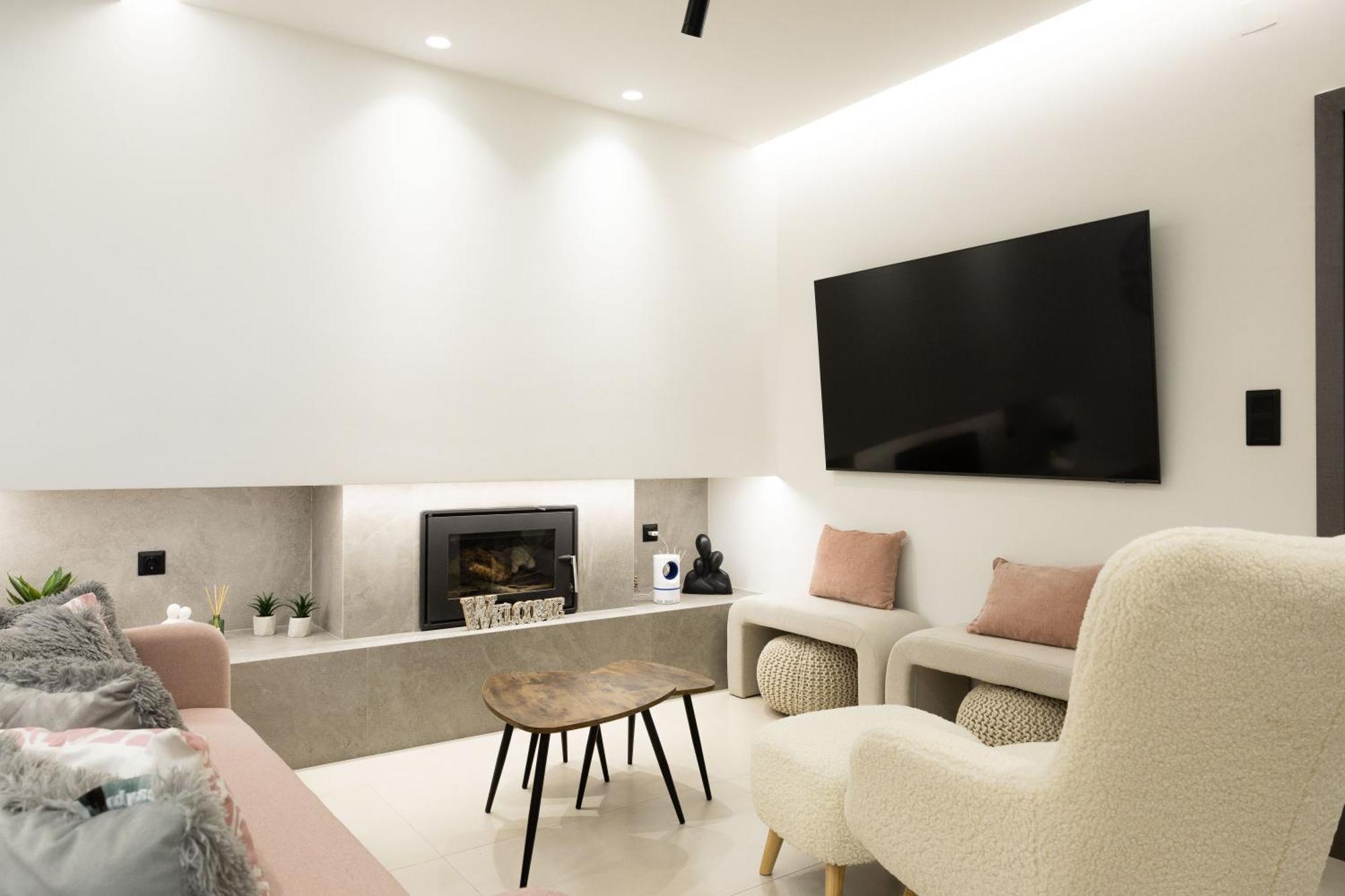 Malvina Homes * Karteros