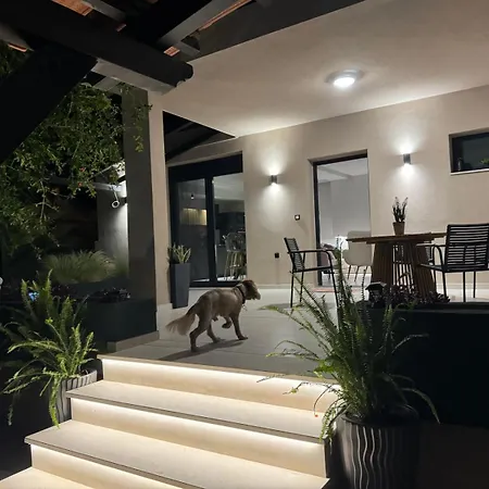Malvina Homes Karteros Exterior foto