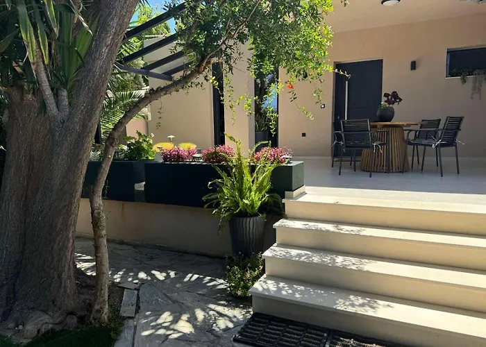 Malvina Homes Karteros